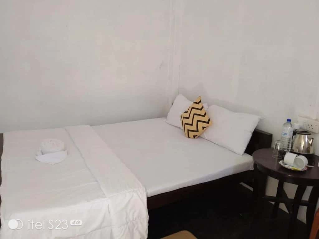 Standard Double Room with Fan - Image 2