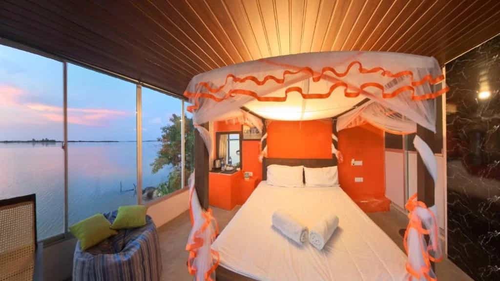 Superior King Room - Image 2
