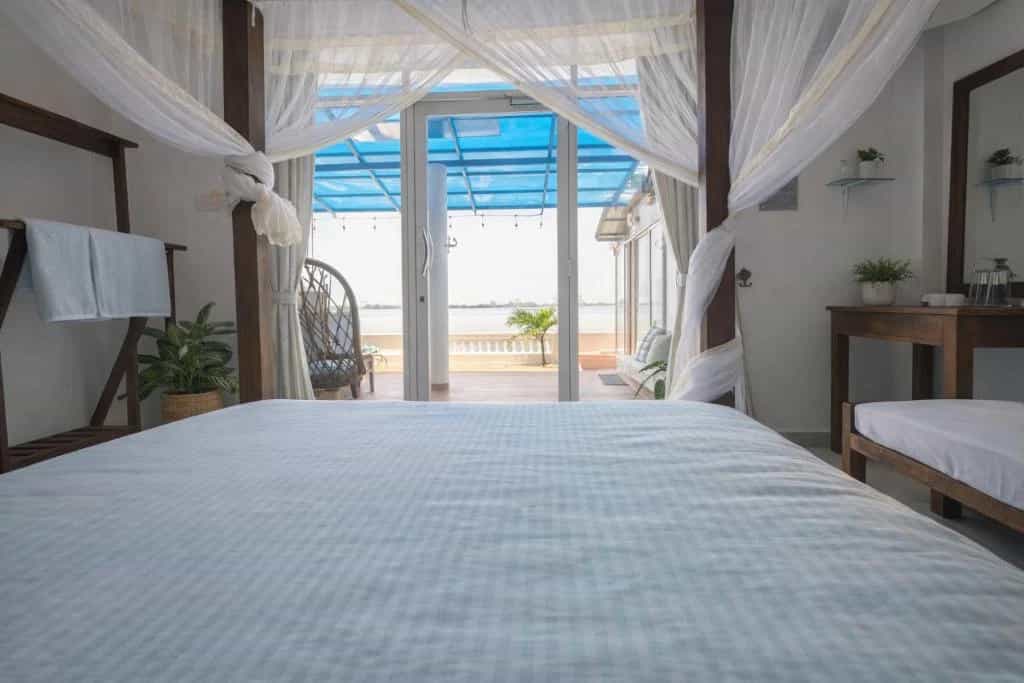 Superior King Room - Image 1