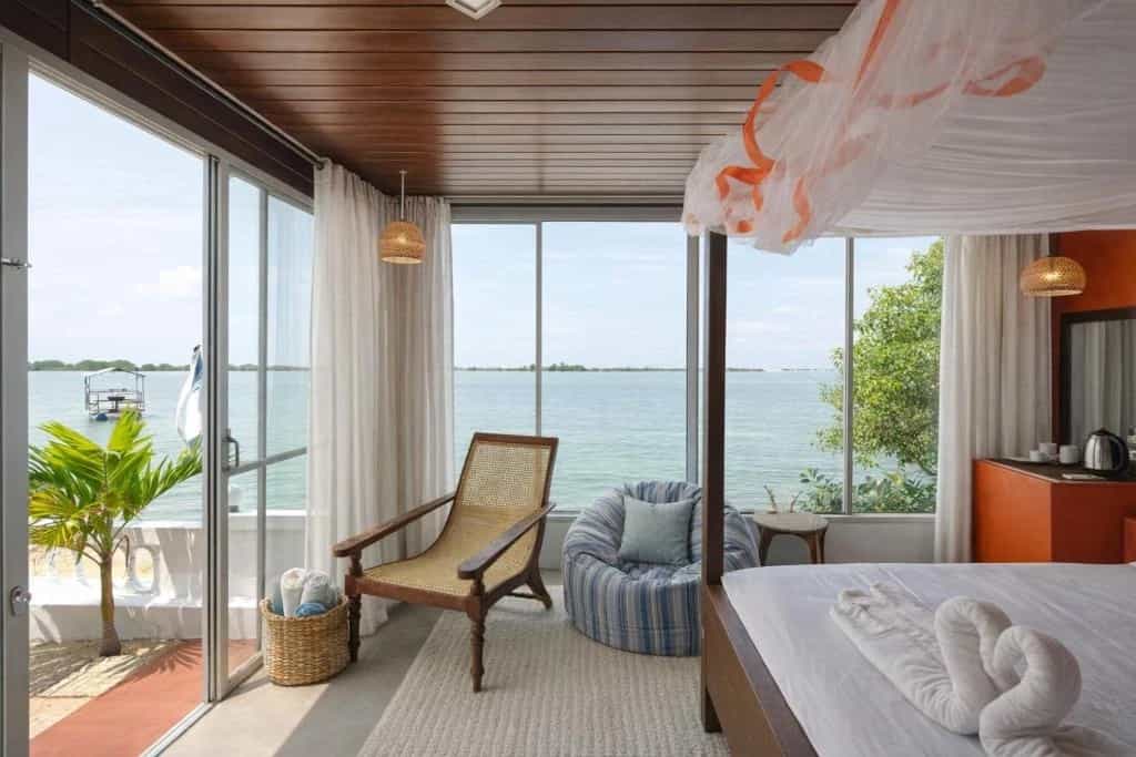 Superior King Room - Image 6