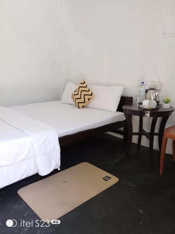 Standard Double Room with Fan - Image 4