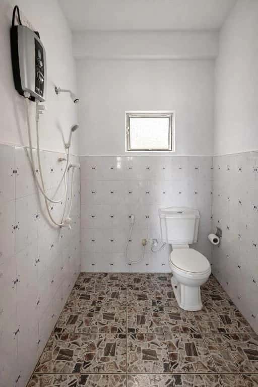 Superior Family Room - Image 5