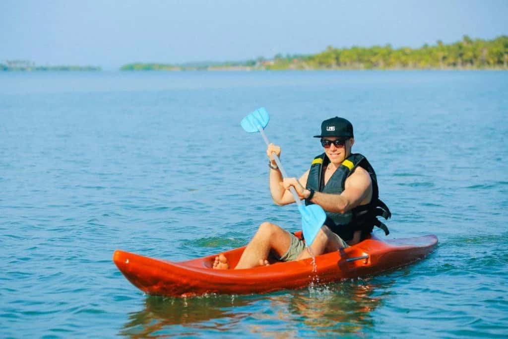 Kitesurfing
